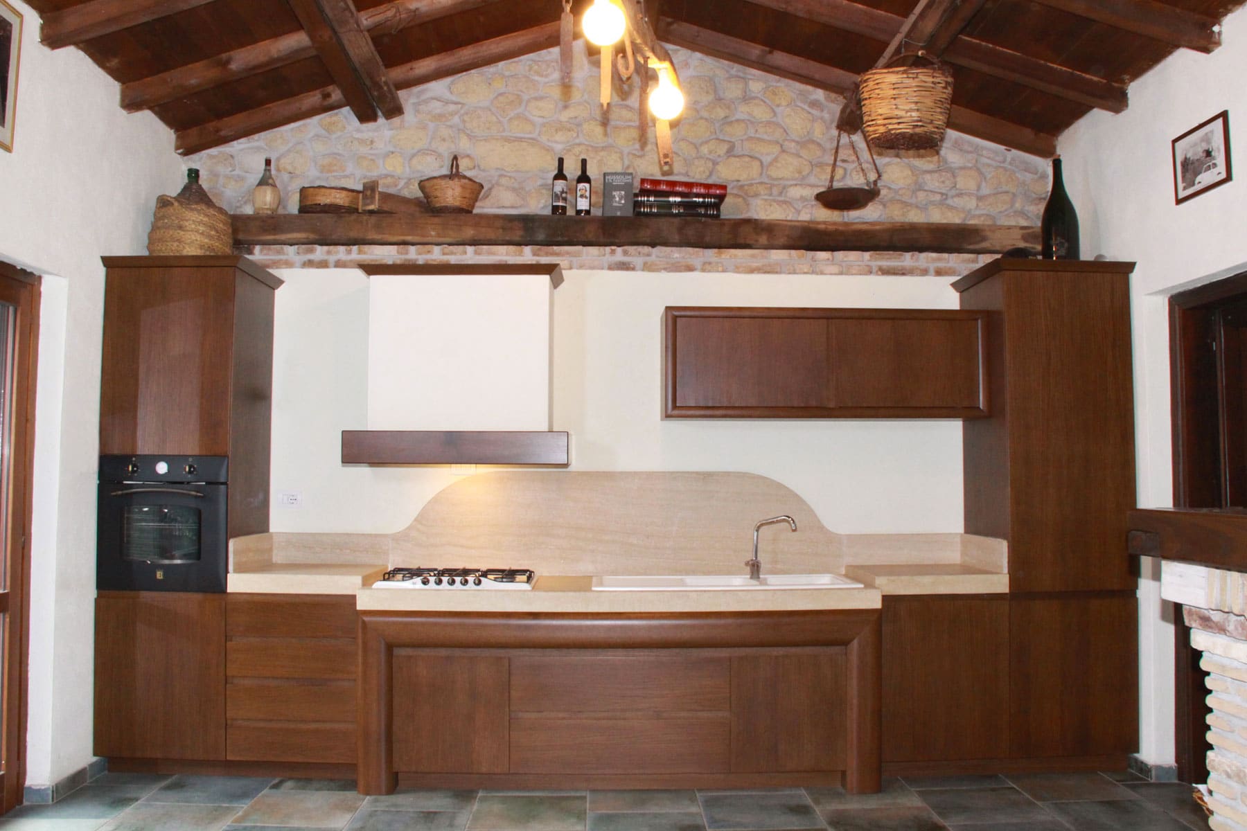 Cucina con cappa in stratificato falegnameria caponi Cucina con cappa